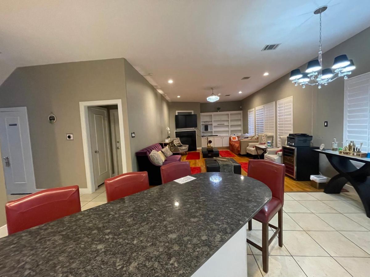 Wanderlust Villa Near Galleria Mall Houston Bagian luar foto