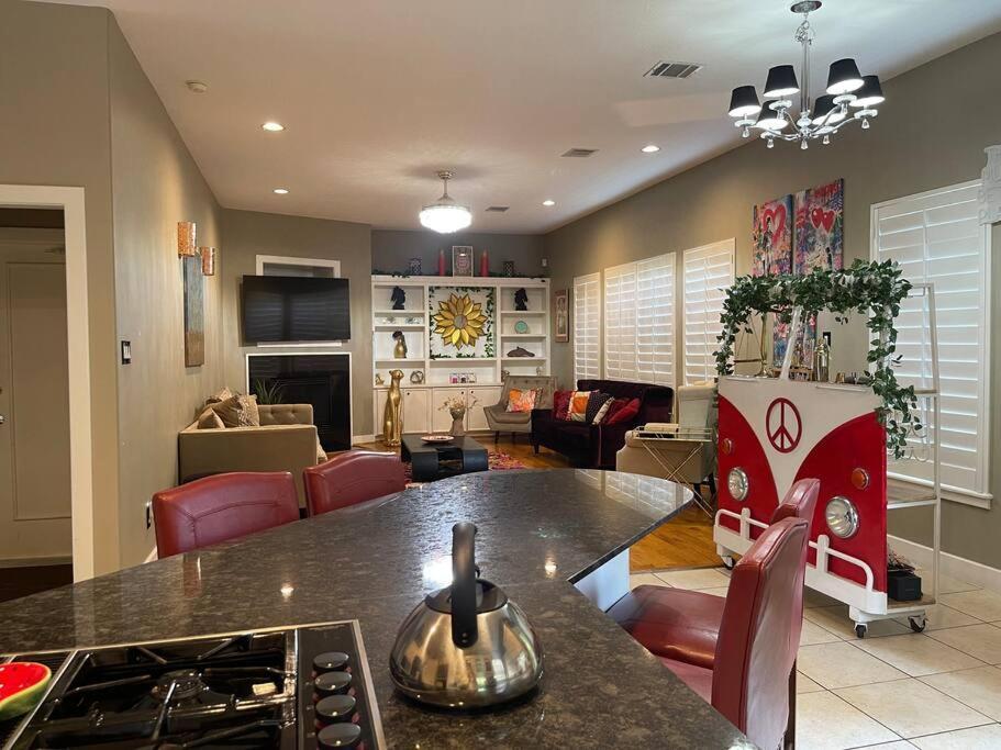 Wanderlust Villa Near Galleria Mall Houston Bagian luar foto