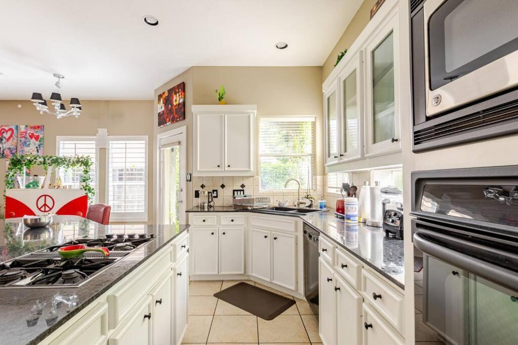 Wanderlust Villa Near Galleria Mall Houston Bagian luar foto